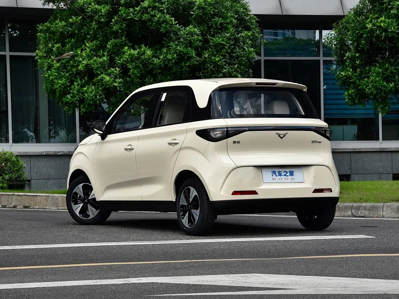 SUV cỡ nhỏ gi&aacute; 184 triệu đồng đẹp tinh tế, trang bị hiện đại, chạy 300 km/lần sạc, rẻ hơn Kia Morning, chỉ như Honda SH chị em nh&igrave;n l&agrave; m&ecirc; - Ảnh 5.