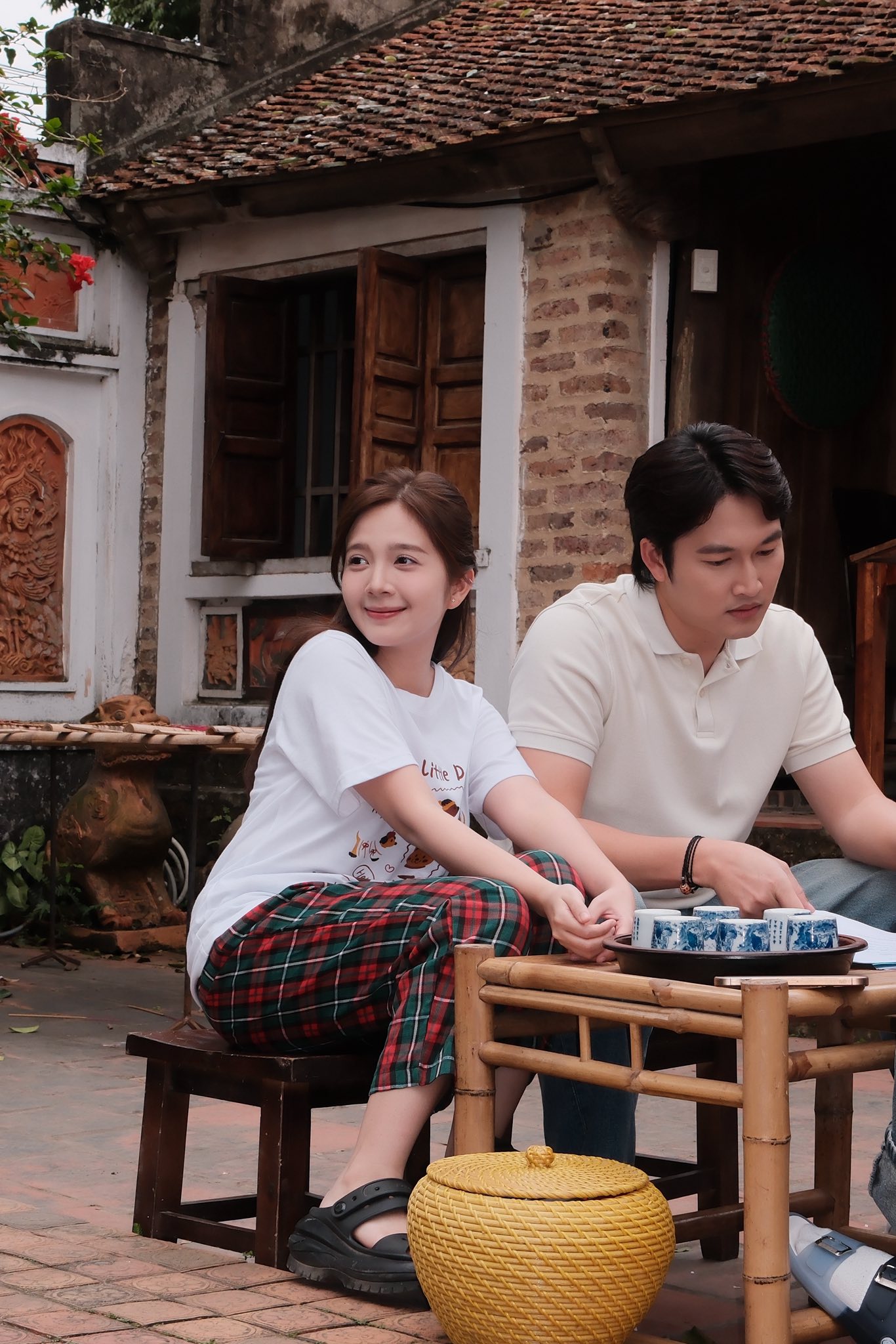 Vợ chồng Đ&igrave;nh T&uacute; - Ngọc Huyền g&acirc;y sốt với hậu trường ' ngược đường ngược nắng ' - Ảnh 7.