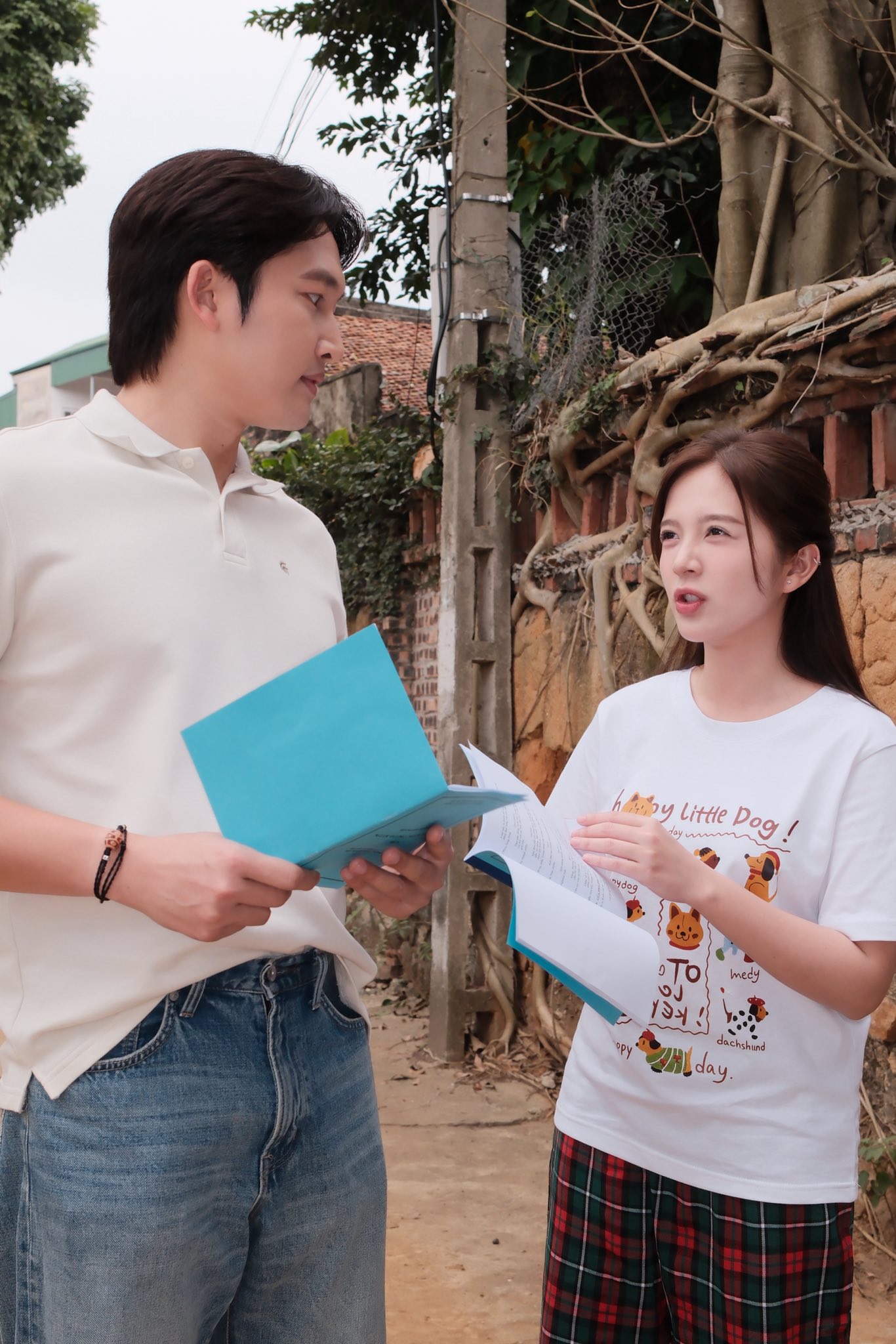 Vợ chồng Đ&igrave;nh T&uacute; - Ngọc Huyền g&acirc;y sốt với hậu trường ' ngược đường ngược nắng ' - Ảnh 5.