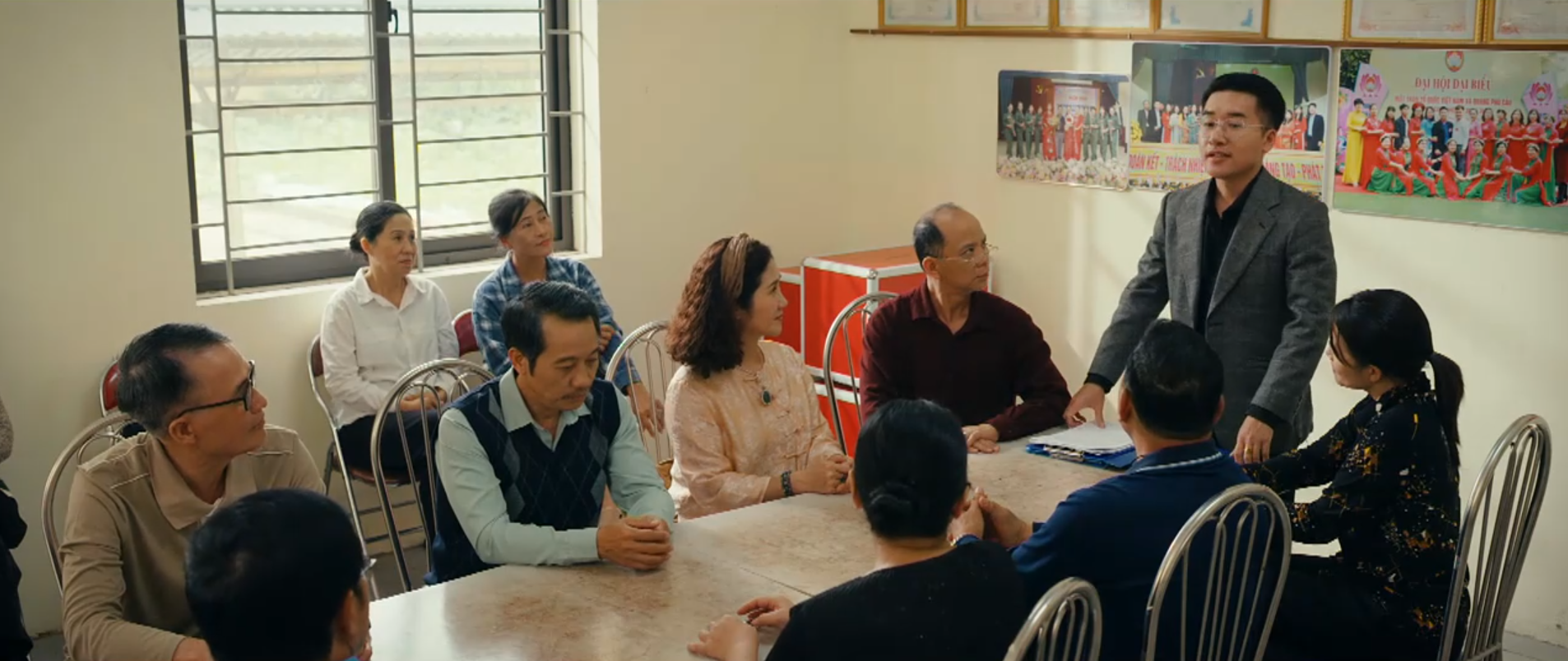 Ngược đường ngược nắng - Tập 21: B&agrave; Diện gạch t&ecirc;n Mai khỏi dự &aacute;n du lịch, Quỳnh x&aacute;ch vali về l&agrave;m loạn nh&agrave; chồng cũ - Ảnh 3.