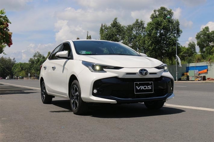 Gi&aacute; lăn b&aacute;nh Toyota Vios 2026 giảm mạnh , hấp dẫn cạnh tranh với Honda City - Ảnh 3.