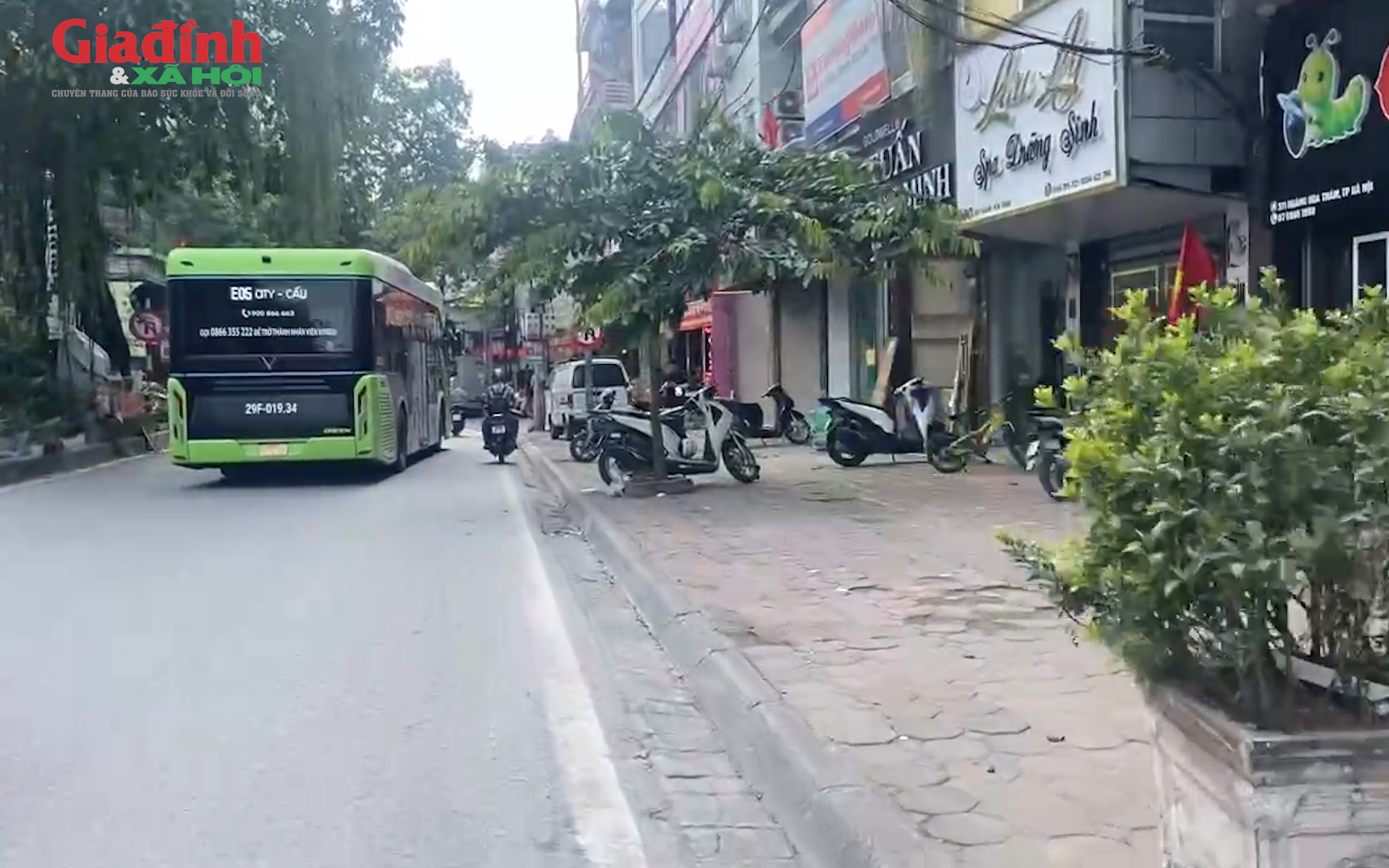 H&agrave; Nội: Bất ngờ trước gi&aacute; nh&agrave; ri&ecirc;ng tr&ecirc;n trục đường Ho&agrave;ng Hoa Th&aacute;m, điểm đầu tuyến đường sắt đ&ocirc; thị số 5
