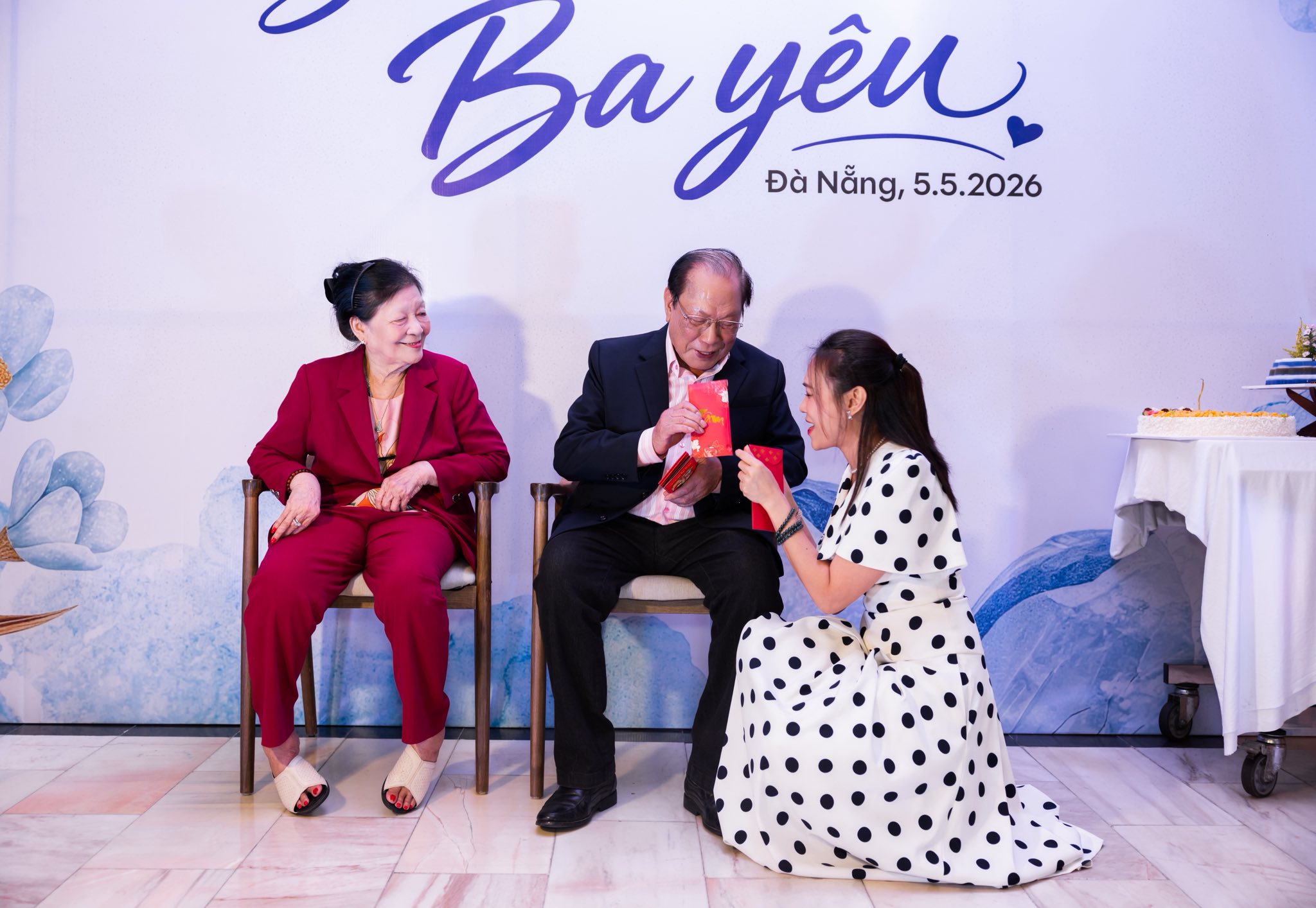 Ba mẹ Mỹ T&acirc;m g&acirc;y ch&uacute; &yacute; trong ng&agrave;y sinh nhật đặc biệt ở Đ&agrave; Nẵng - Ảnh 3.
