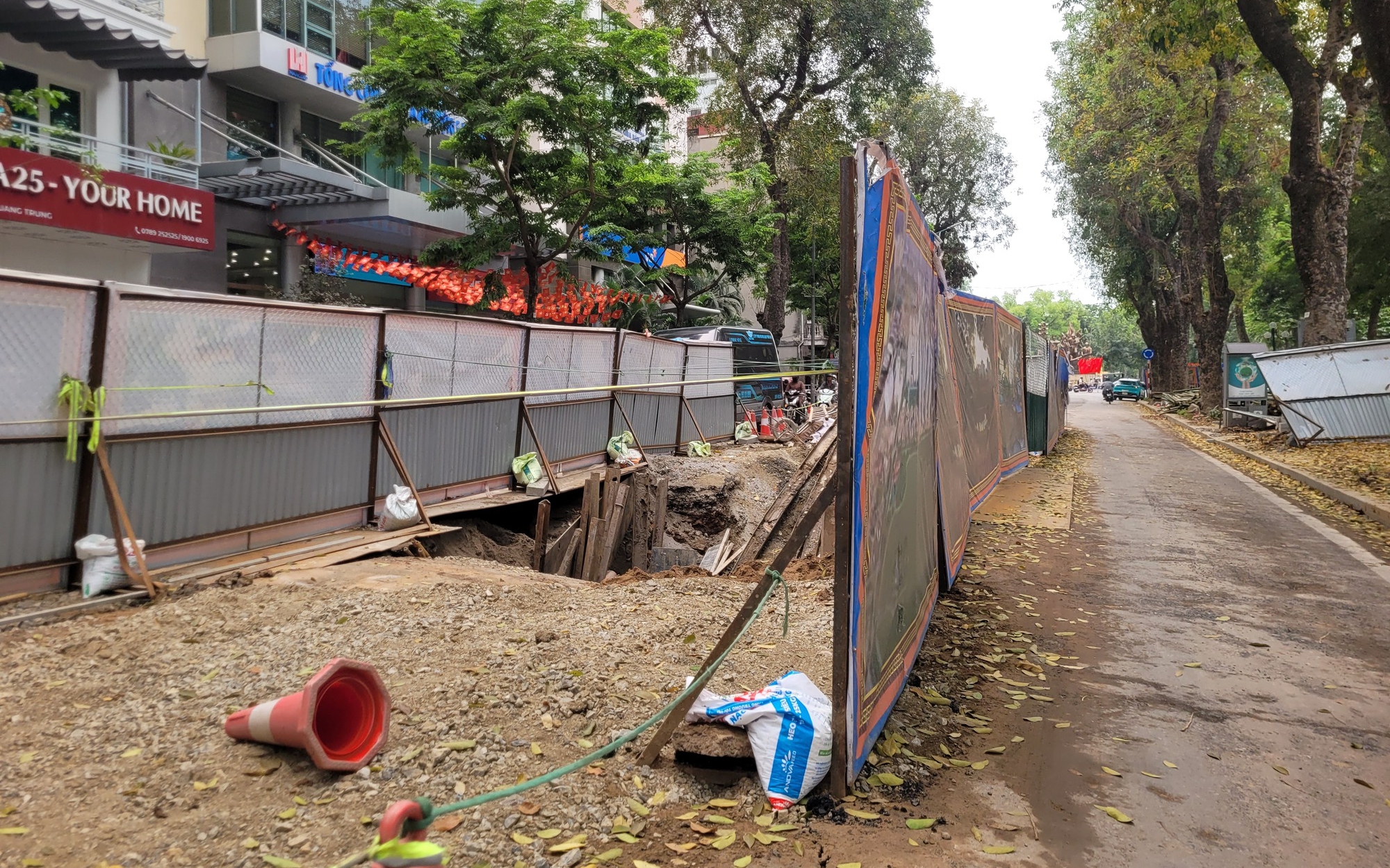 H&agrave;ng loạt nh&agrave; xưởng tự ph&aacute;t tr&ecirc;n đất n&ocirc;ng nghiệp Quốc Oai g&acirc;y lo ngại &ocirc; nhiễm - Ảnh 1.