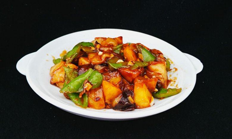Đừng chỉ x&agrave;o khoai t&acirc;y với c&agrave; chua hay nấu canh xương: Đ&acirc;y l&agrave; 3 c&ocirc;ng thức gi&uacute;p nguy&ecirc;n liệu quen thuộc trở n&ecirc;n "ngon bất tận"- Ảnh 11.