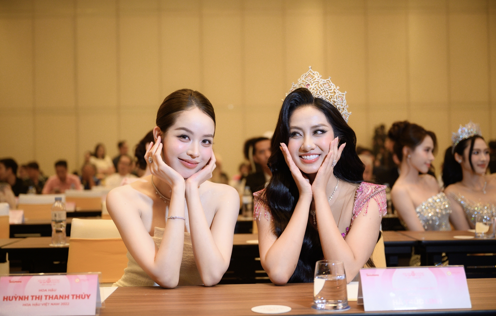 Hoa hậu qu&ecirc; Đ&agrave; Nẵng 'm&igrave;nh hạc xương mai' khiến fan xu&yacute;t xoa - Ảnh 6.