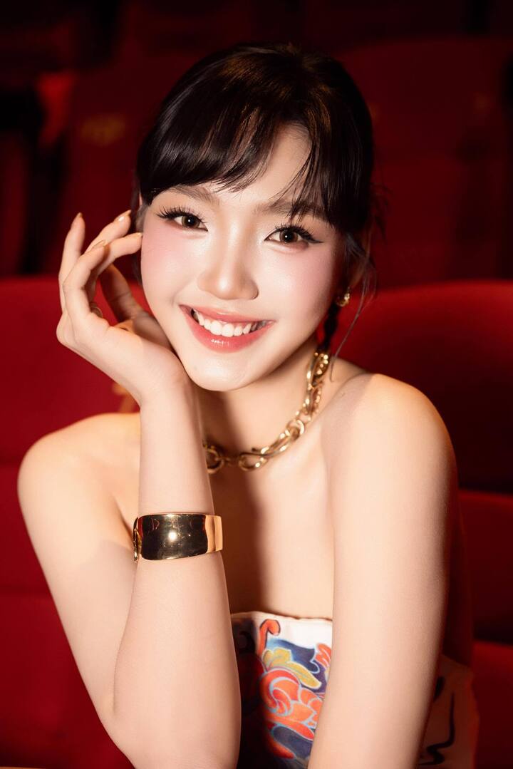 Mỹ nh&acirc;n 18 tuổi đ&oacute;ng li&ecirc;n tiếp 3 phim doanh thu trăm tỷ đồng - Ảnh 5.