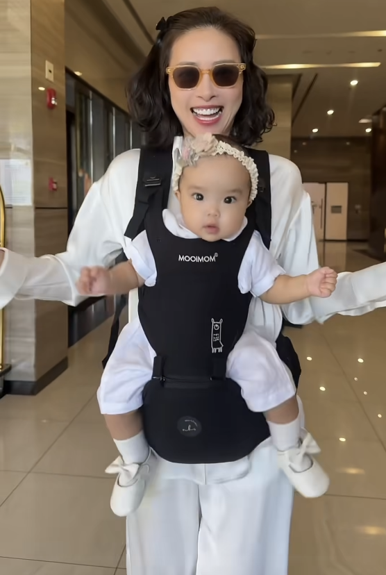 Ng&ocirc; Thanh V&acirc;n chia sẻ khoảnh khắc đặc biệt với con g&aacute;i 9 th&aacute;ng tuổi g&acirc;y tranh c&atilde;i - Ảnh 3.