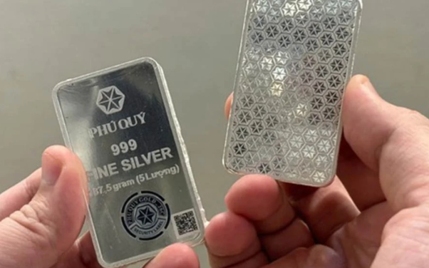 Gi&aacute; bạc h&ocirc;m nay 7/5: Bạc trong nước bất ngờ chạm đỉnh