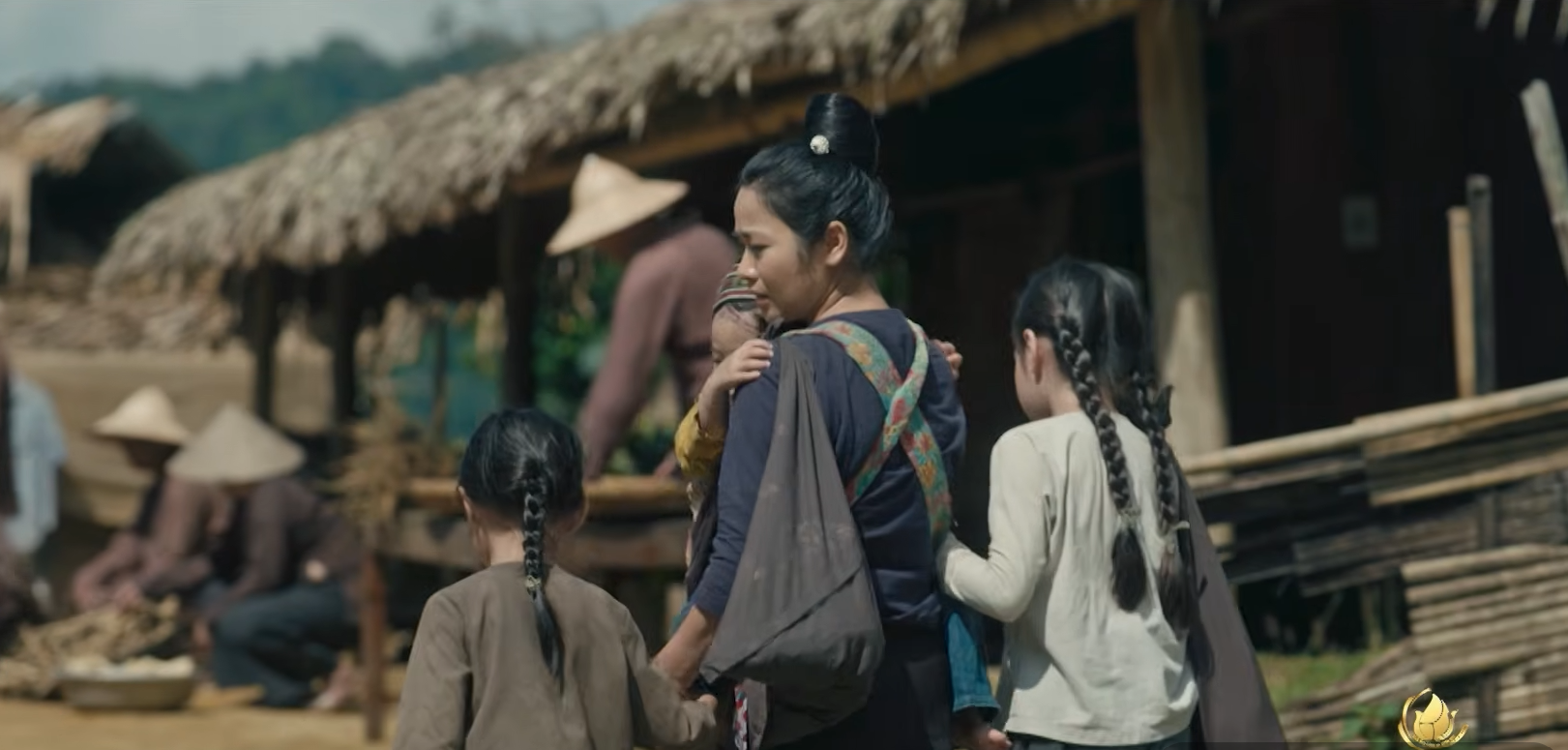Tận hiến - Tập 3: Qu&aacute; khứ của B&iacute;ch "chột" được h&eacute; lộ, Nguyễn Th&agrave;nh bu&ocirc;ng lời thề độc - Ảnh 1.