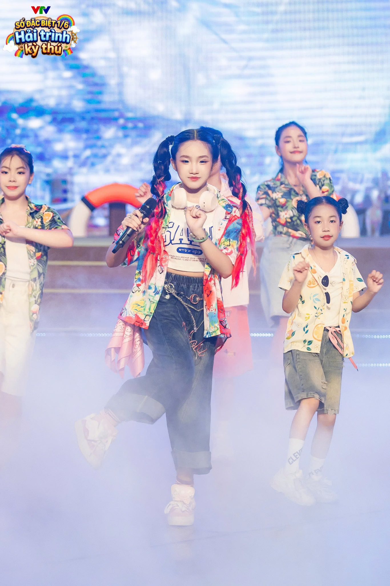 Chân dung Đỗ Quyên - giọng ca nhí gây chú ý tại Hải trình kỳ thú 2026 - Ảnh 1. Chân dung Đỗ Quyên - giọng ca nhí gây chú ý tại Hải trình kỳ thú 2026 - Ảnh 1.