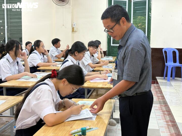 Hơn 600 th&iacute; sinh vắng mặt buổi thi Văn v&agrave;o lớp 10 tại TP.HCM - Ảnh 1.