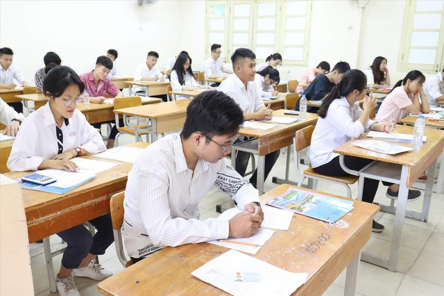 Hôm nay (10/6), hơn 1,2 triệu thí sinh làm thủ tục dự thi tốt nghiệp THPT 2026 - Ảnh 1.
