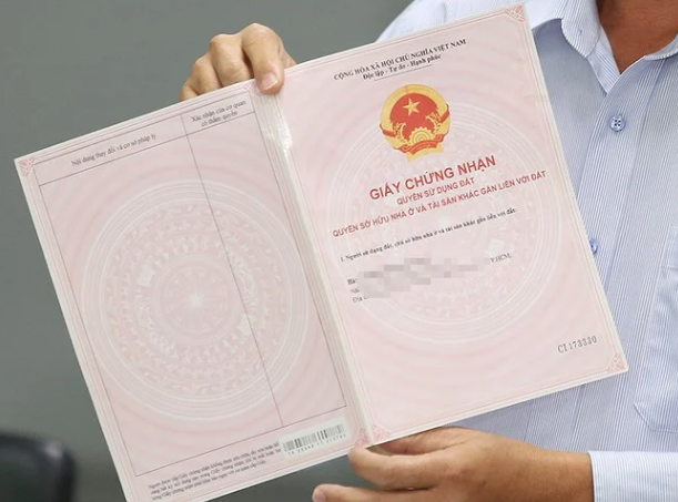 Những quy định cần biết khi cha mẹ muốn sang t&ecirc;n sổ đỏ cho con năm 2026 - Ảnh 1.