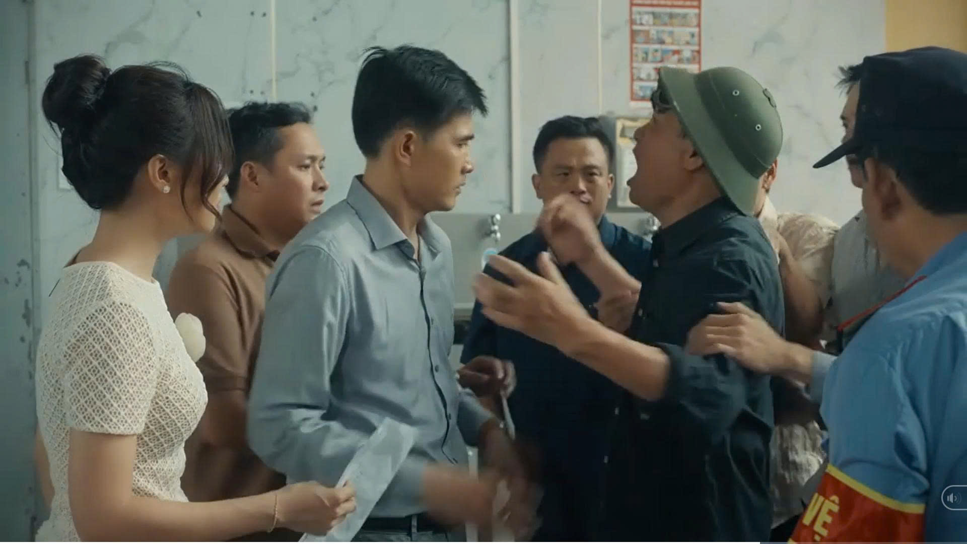 Dưới &ocirc; cửa s&aacute;ng đ&egrave;n - Tập 12: Vừa bị chồng phản bội, vừa thua lỗ c&ocirc;ng ty, Diệu sẽ ra sao? - Ảnh 6.