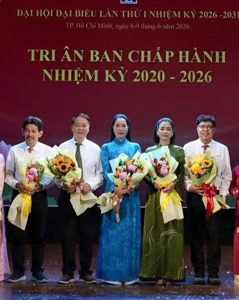 Nữ NSƯT Tuyết Thu trở th&agrave;nh Ph&oacute; Chủ tịch Hội S&acirc;n khấu TP . HCM năm 2026 - Ảnh 2.