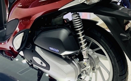 Trải nghiệm Honda SH 150i 2026 đẹp long lanh, thiết kế trong suốt độc đ&aacute;o, m&agrave;n h&igrave;nh TFT hiện đại, n&acirc;ng cấp trang bị gi&aacute; rẻ? - Ảnh 1.