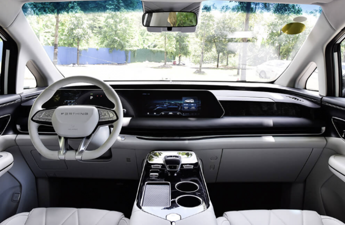MPV 7 chỗ gi&aacute; 697 triệu đồng sang trọng , tiện nghi đẳng cấp như Toyota Alphard - Ảnh 5.
