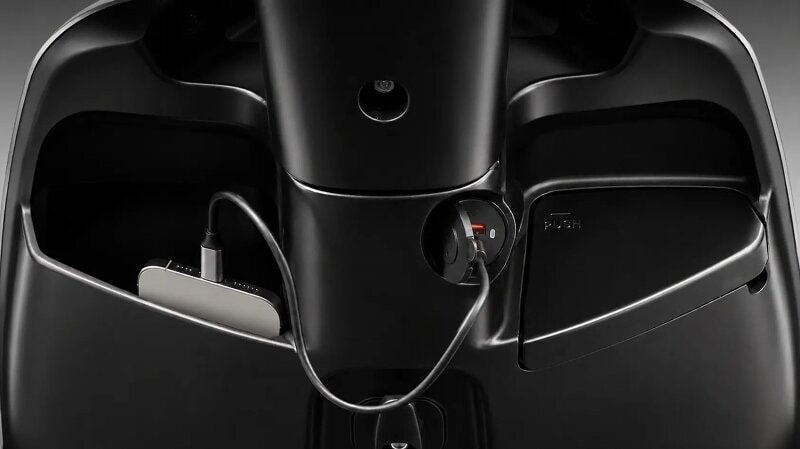 Xe m&aacute;y điện b&aacute;n ở Việt Nam gi&aacute; chỉ 29 triệu đồng sạc 15 ph&uacute;t, đi xa tối đa 200km, cốp rộng nhất thị trường - Ảnh 5.