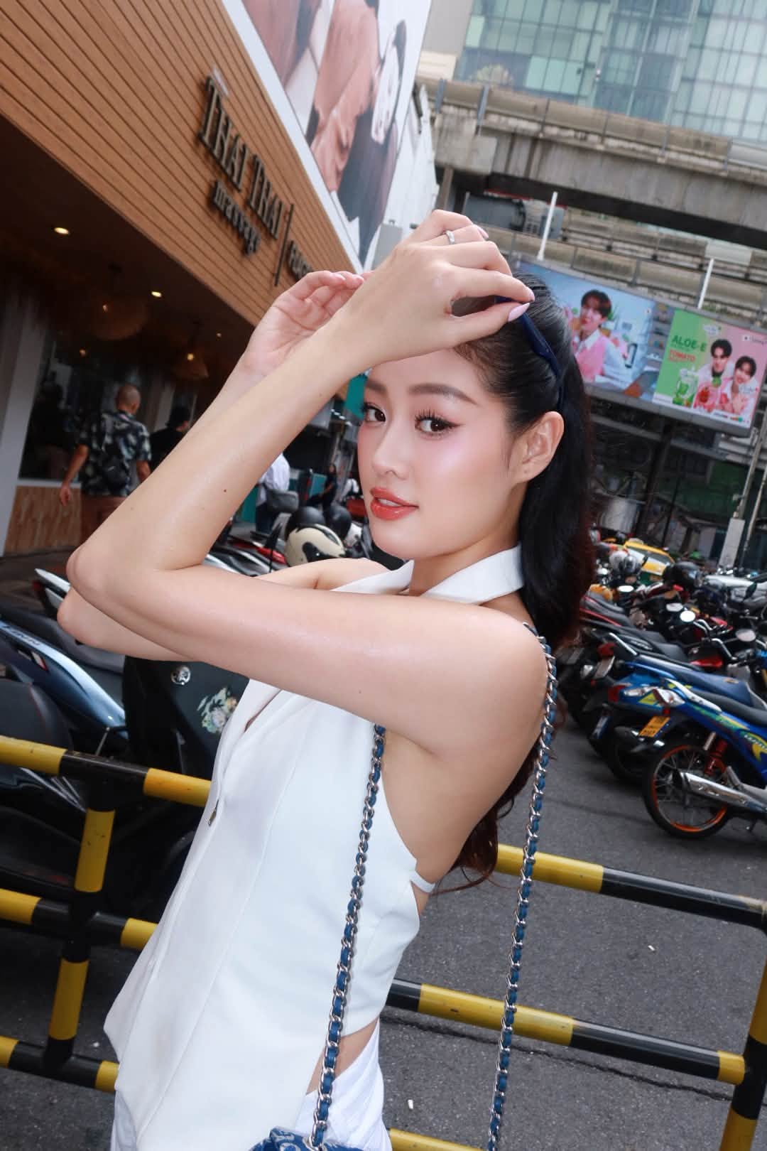 Mặt mộc gây ngỡ ngàng của Hoa hậu Khánh Vân ở tuổi 31 - Ảnh 5. Mặt mộc gây ngỡ ngàng của Hoa hậu Khánh Vân ở tuổi 31 - Ảnh 5.