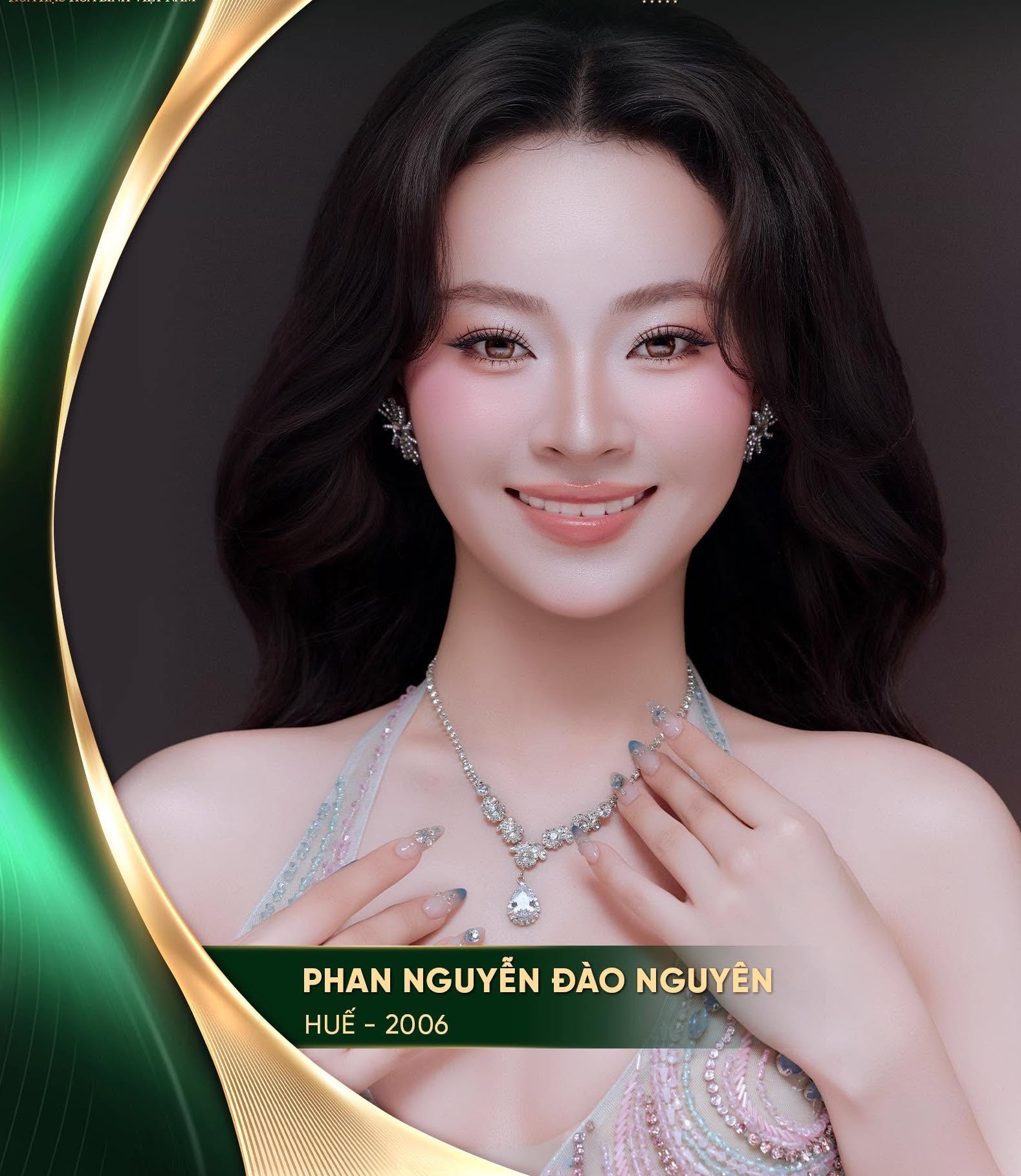 Nữ sinh xứ Huế đầu tiên tại Miss Grand Vietnam 2026 tỏa sáng với quyết tâm chinh phục vương miện - Ảnh 1. Nữ sinh xứ Huế đầu tiên tại Miss Grand Vietnam 2026 tỏa sáng với quyết tâm chinh phục vương miện - Ảnh 1.