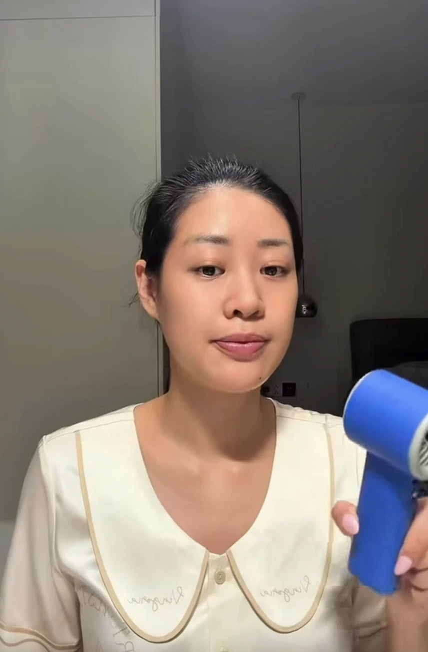 Mặt mộc gây ngỡ ngàng của Hoa hậu Khánh Vân ở tuổi 31 - Ảnh 2. Mặt mộc gây ngỡ ngàng của Hoa hậu Khánh Vân ở tuổi 31 - Ảnh 2.