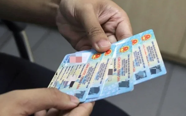 Những trường hợp n&agrave;y sẽ bị thu hồi, tạm giữ thẻ căn cước - Ảnh 2.