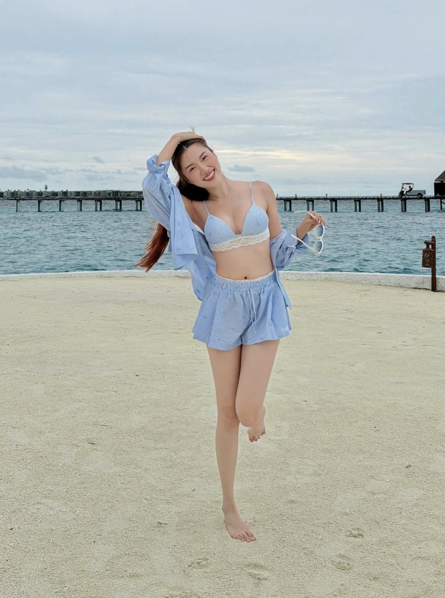 Hoa hậu Võ Lê Quế Anh diện bikini gợi cảm , MC Thanh Thanh Huyền sống đáng ngưỡng mộ - Ảnh 3. Hoa hậu Võ Lê Quế Anh diện bikini gợi cảm , MC Thanh Thanh Huyền sống đáng ngưỡng mộ - Ảnh 3.