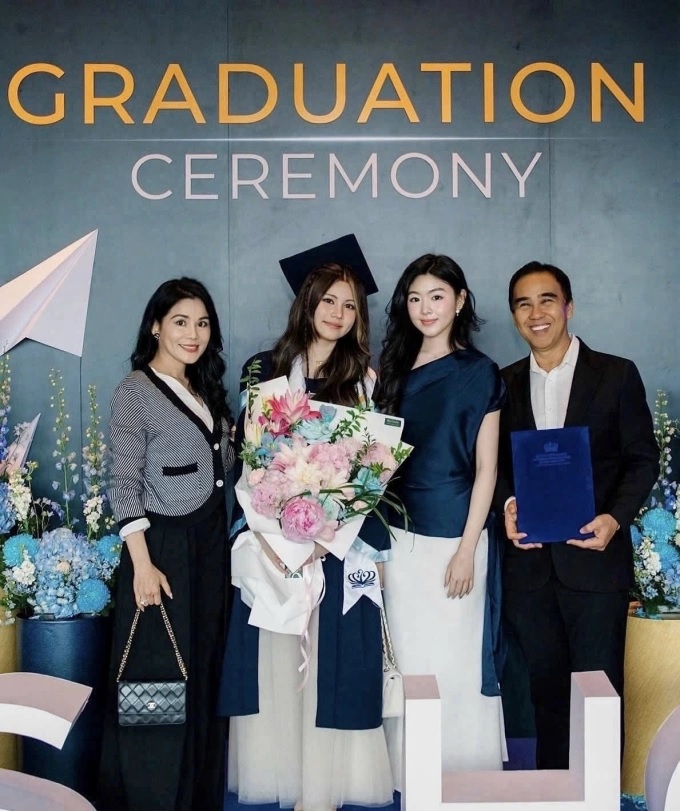 Phương Oanh và con gái Jenny gây chú ý trong ngày tốt nghiệp của Hạt Dẻ - Ảnh 5. Phương Oanh và con gái Jenny gây chú ý trong ngày tốt nghiệp của Hạt Dẻ - Ảnh 5.