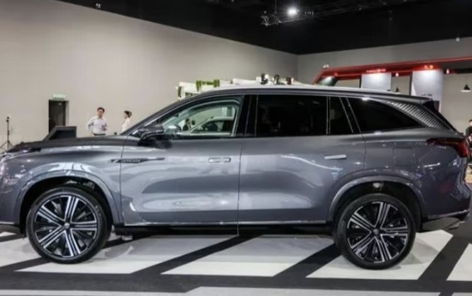 SUV 7 chỗ MG QS 2026 gi&aacute; chỉ 790 triệu đồng , đối thủ Ford Everest - Ảnh 4.