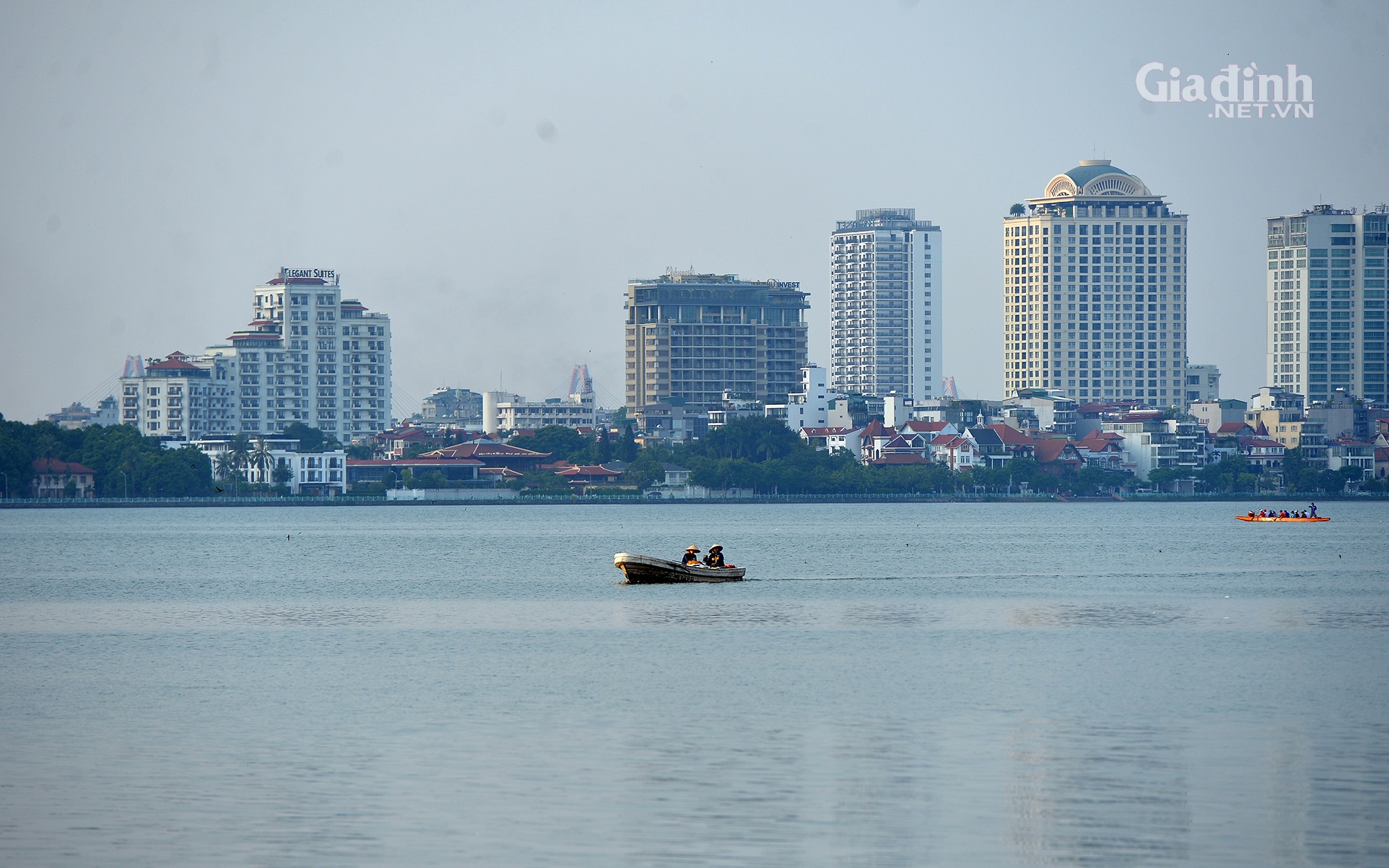 Hà Nội triển khai đề án vùng phát thải thấp từ 2026 đến 2030 - Ảnh 4. Hà Nội triển khai đề án vùng phát thải thấp từ 2026 đến 2030 - Ảnh 4.