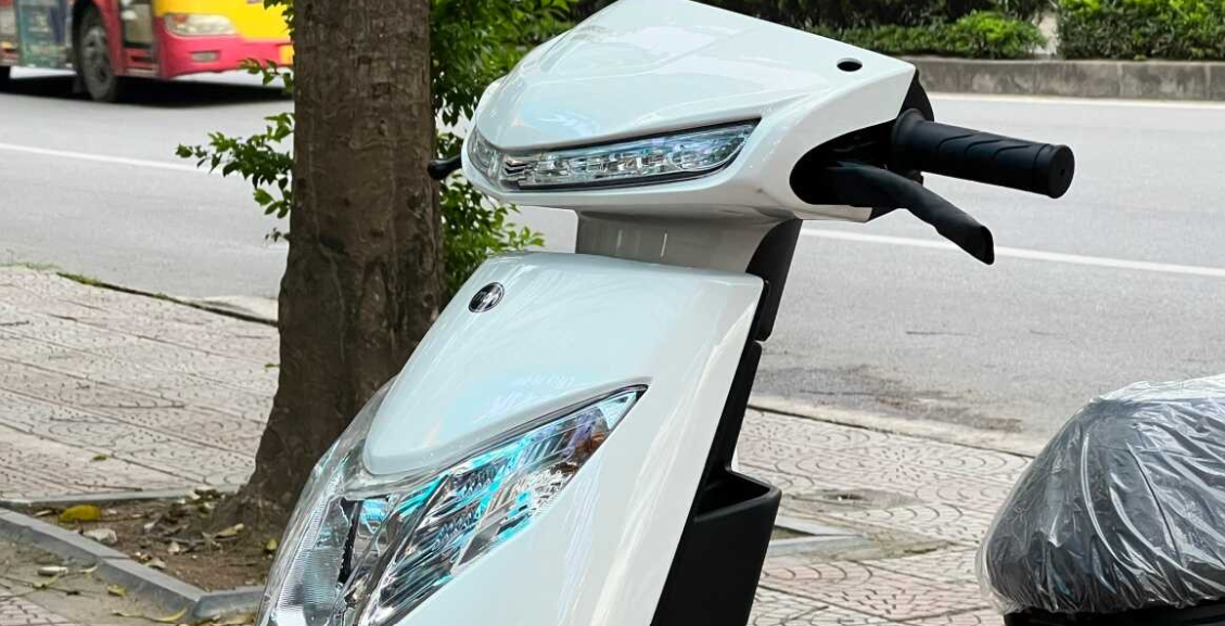 Xe m&aacute;y điện Honda gi&aacute; 17,8 triệu đồng đẹp như Lead, đi 80km/lần sạc b&aacute;n ở Việt Nam ph&ugrave; hợp đi trong đ&ocirc; thị - Ảnh 2.