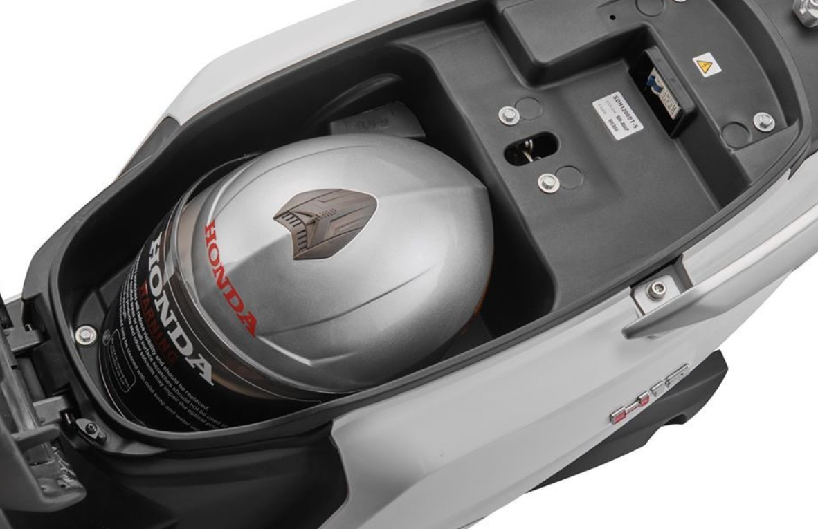 Xe m&aacute;y điện Honda gi&aacute; 17,8 triệu đồng đẹp như Lead, đi 80km/lần sạc b&aacute;n ở Việt Nam ph&ugrave; hợp đi trong đ&ocirc; thị - Ảnh 5.