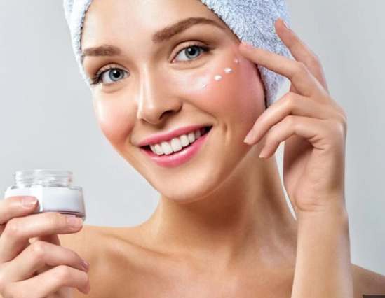 Da mặt bị đỏ rát: Làm ngay những điều này để "giải cứu" làn da kịp thời - Ảnh 2.