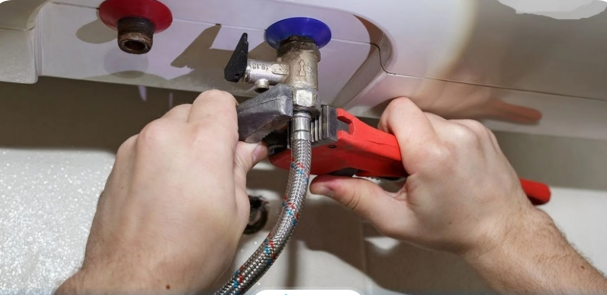 Cách tự xả cặn bình nóng lạnh cực dễ, giúp máy chạy êm, tiết kiệm điện tối đa - Ảnh 1.