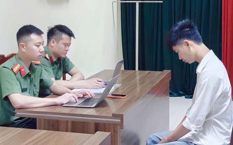 Xử phạt 12,5 triệu đồng một Tiktoker livestream cảnh &ldquo;bốc đầu&rdquo; xe để c&acirc;u view - Ảnh 2.