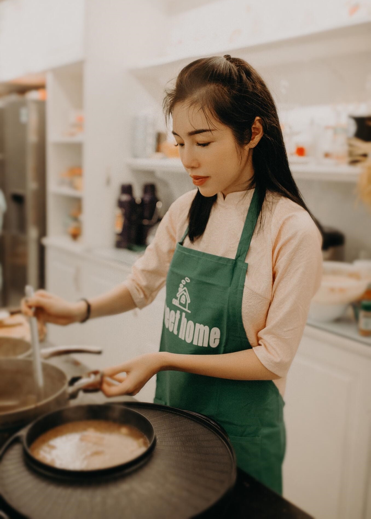 Elly Trần giảm v&ograve;ng eo 3 cm nhờ chế độ ăn chay khoa học trong 30 ng&agrave;y - Ảnh 4.
