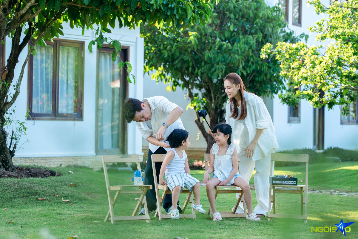 Trường Giang Nh&atilde; Phương khoe tổ ấm hạnh ph&uacute;c tại nh&agrave; vườn Xuy&ecirc;n Mộc - Ảnh 1.