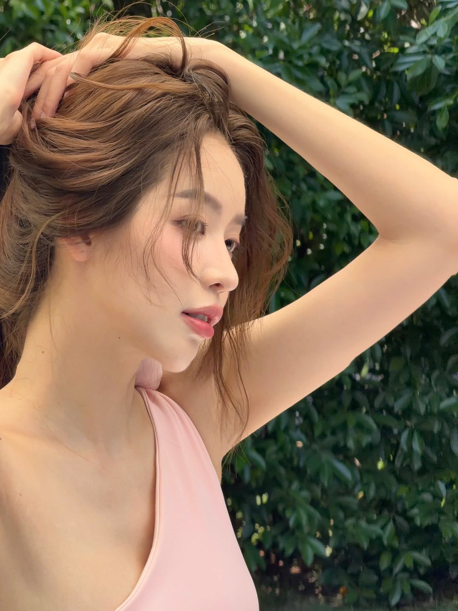Thanh thủy g&acirc;y sốt với v&aacute;y xuy&ecirc;n thấu t&aacute;o bạo tuổi 24 - Ảnh 2.