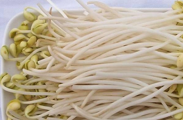 4 Lọai rau đẹp bất thường cần cảnh gi&aacute;c để bảo vệ sức khỏe - Ảnh 2.