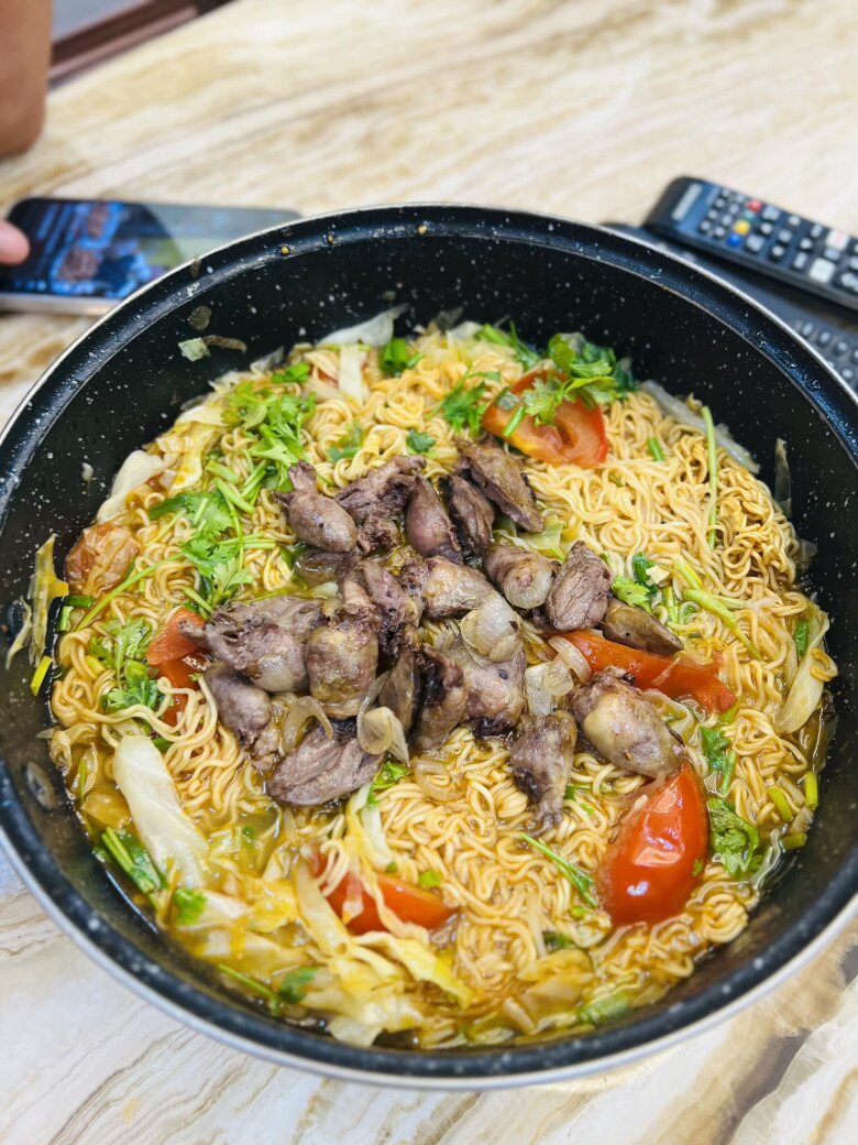 M&acirc;m cơm h&egrave; giản dị của Vợ chồng Hồng Đăng ch&uacute;c mừng con g&aacute;i thi cấp 3 - Ảnh 13.