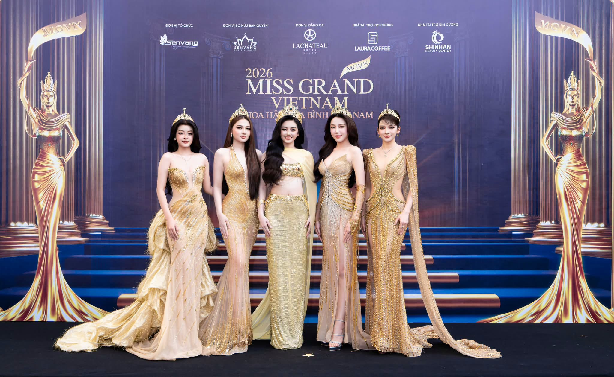 Phương Oanh rạng rỡ b&ecirc;n hai con trước thềm chung kết Miss Cosmo TP . HCM 2026 - Ảnh 4.