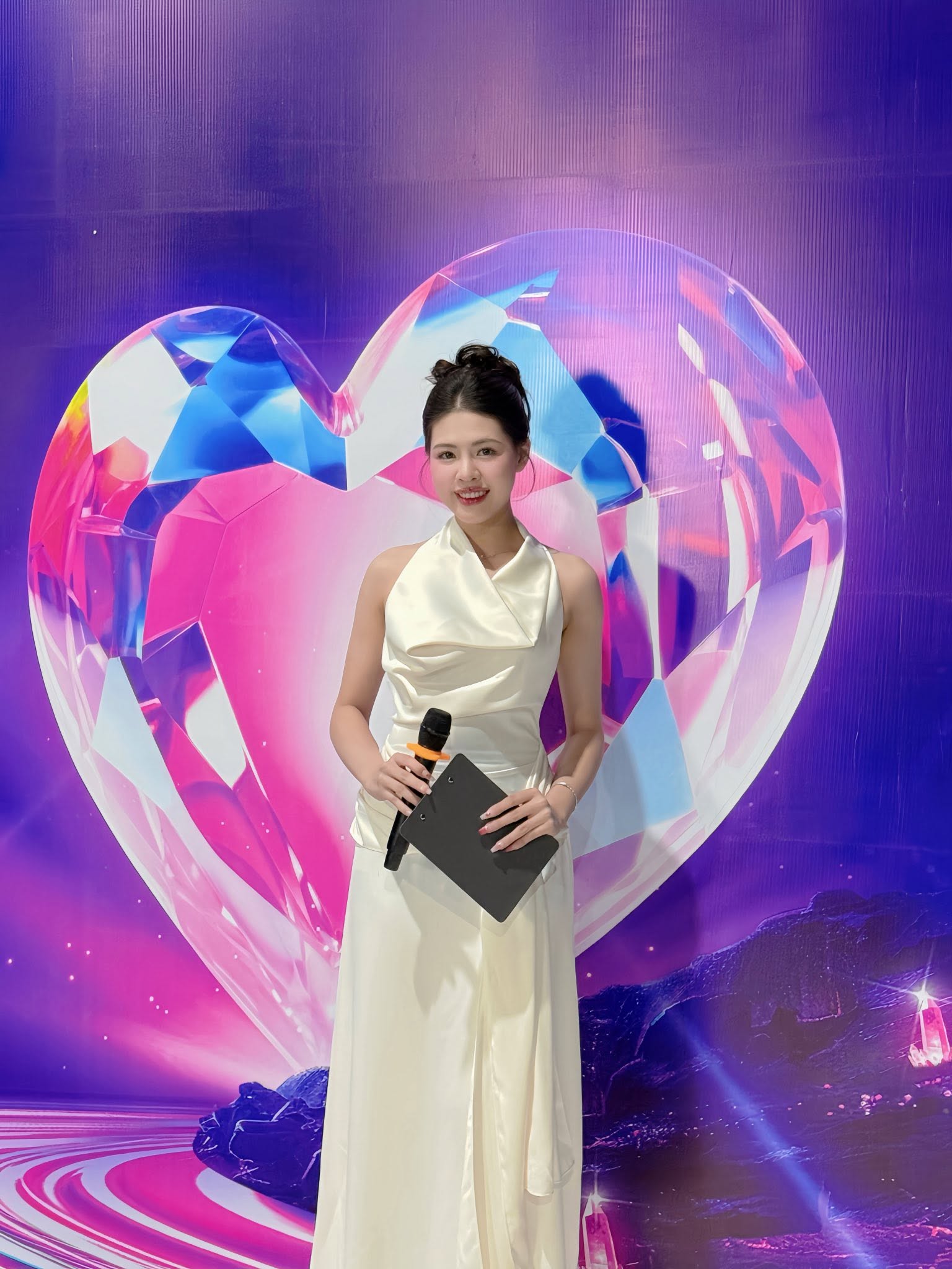Emoura Phạm - Người đẹp thanh hóa tham gia Miss Grand Vietnam 2026 gây chú ý - Ảnh 8. Emoura Phạm - Người đẹp thanh hóa tham gia Miss Grand Vietnam 2026 gây chú ý - Ảnh 8.