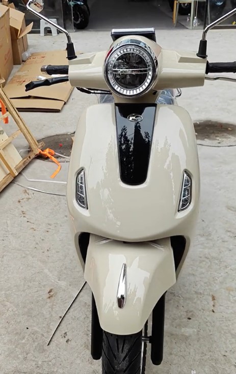 Xe ga 150cc gi&aacute; 50 triệu đồng: Đẹp cổ điển với ABS v&agrave; TCS - Ảnh 3.