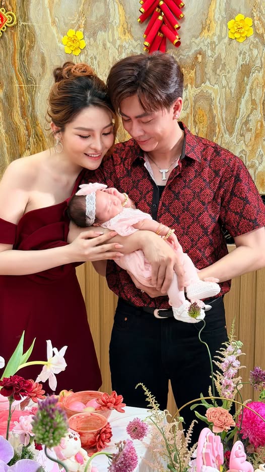 Khổng T&uacute; Quỳnh tỏa s&aacute;ng như c&ocirc;ng ch&uacute;a d&acirc;u t&acirc;y ở tuổi 35 , Hồ Ngọc H&agrave; g&acirc;y ch&uacute; &yacute; - Ảnh 9.