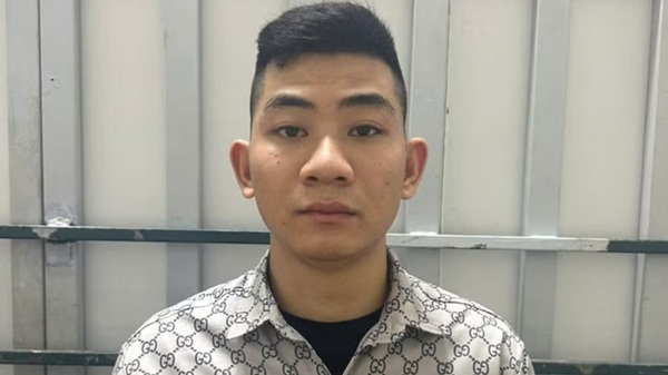 Nguyễn Văn Minh ra đầu thú sau 5 ngày cầm hung khí chém tài xế ở New Horizon - Ảnh 1. Nguyễn Văn Minh ra đầu thú sau 5 ngày cầm hung khí chém tài xế ở New Horizon - Ảnh 1.
