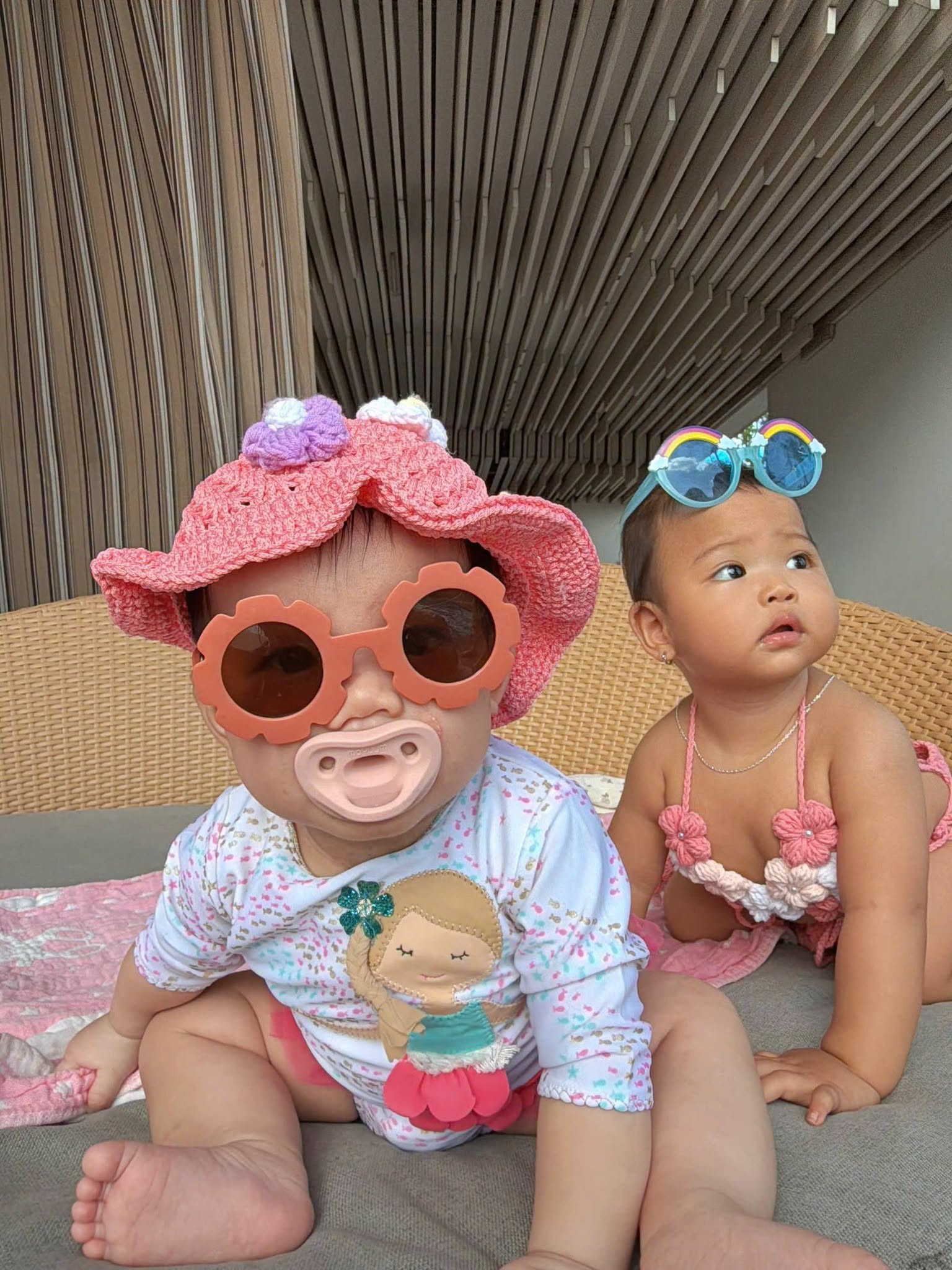 Con gái H'Hen Niê 9 tháng tuổi diện bikini slay gây sốt mạng xã hội - Ảnh 6. Con gái H'Hen Niê 9 tháng tuổi diện bikini slay gây sốt mạng xã hội - Ảnh 6.