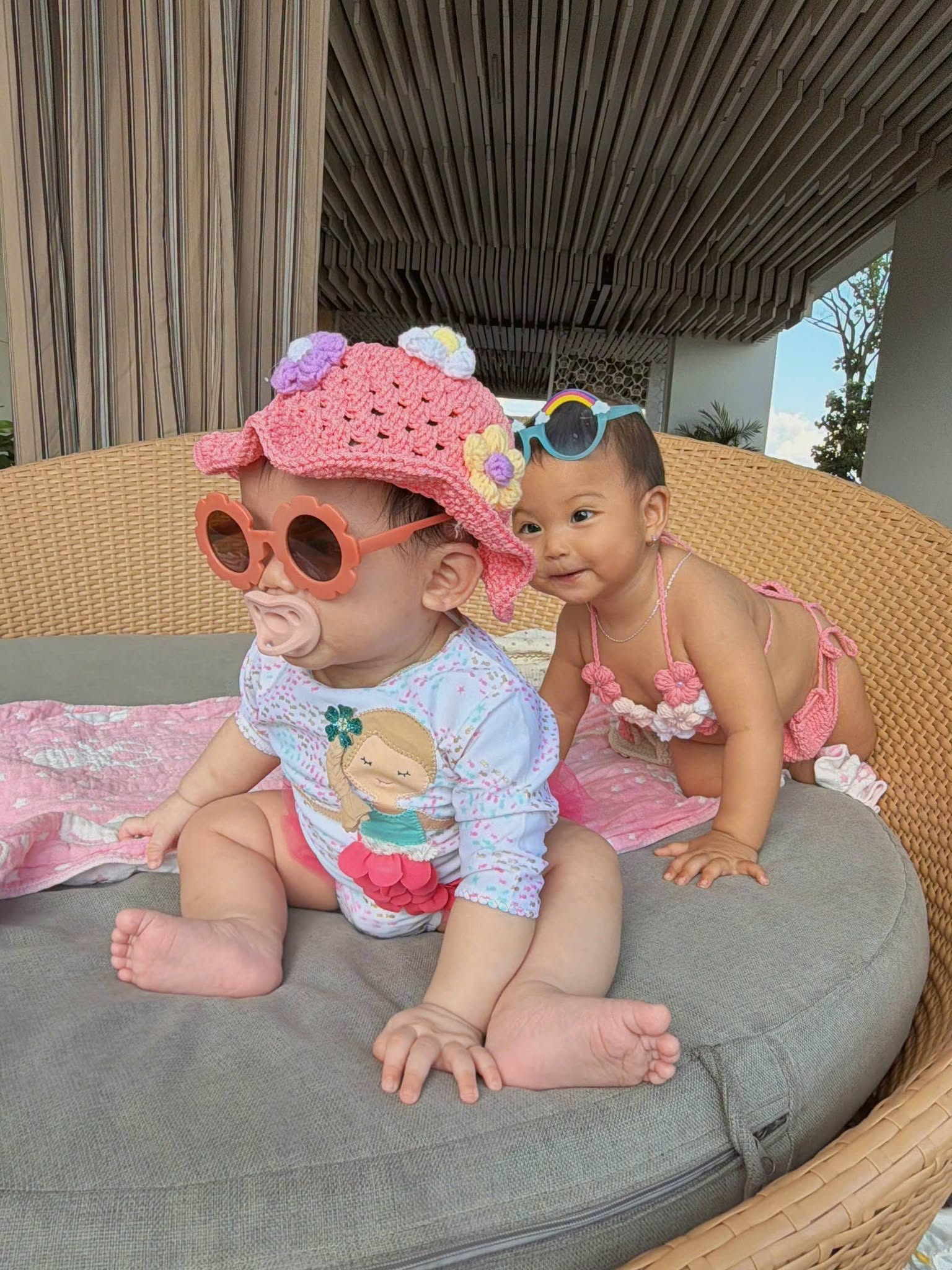 Con gái H'Hen Niê 9 tháng tuổi diện bikini slay gây sốt mạng xã hội - Ảnh 7. Con gái H'Hen Niê 9 tháng tuổi diện bikini slay gây sốt mạng xã hội - Ảnh 7.