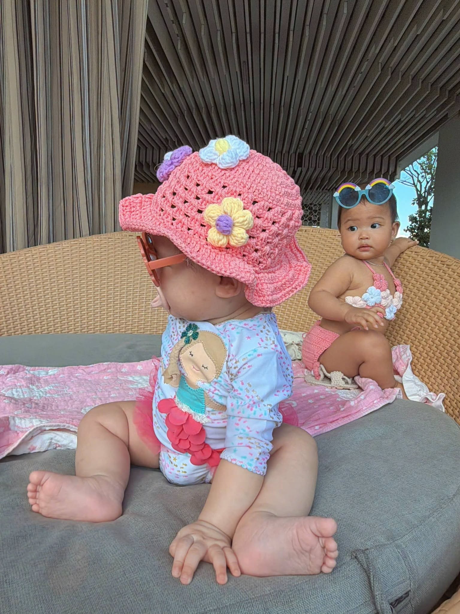 Con gái H'Hen Niê 9 tháng tuổi diện bikini slay gây sốt mạng xã hội - Ảnh 8. Con gái H'Hen Niê 9 tháng tuổi diện bikini slay gây sốt mạng xã hội - Ảnh 8.