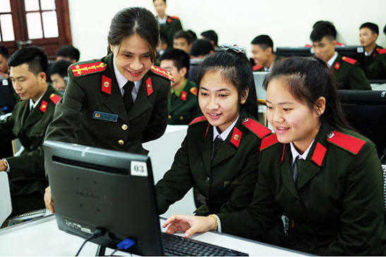 Đ&atilde; c&oacute; những th&iacute; sinh đầu ti&ecirc;n tr&uacute;ng tuyển đại học ch&iacute;nh quy năm 2026 v&agrave;o c&aacute;c trường C&ocirc;ng an - Ảnh 1.